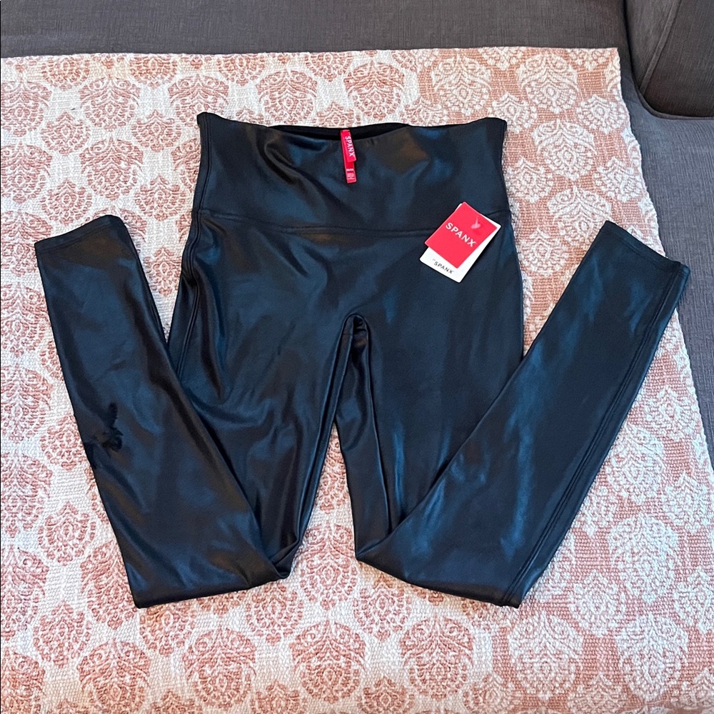 SPANX Shiny Black Leggings Has a flaw shown in pics